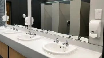 Уборка санузла. Технология уборки раковин, кранов, столешниц