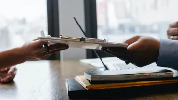 Вебинар для HR. 12 коммуникативных навыков менеджеров по продажам